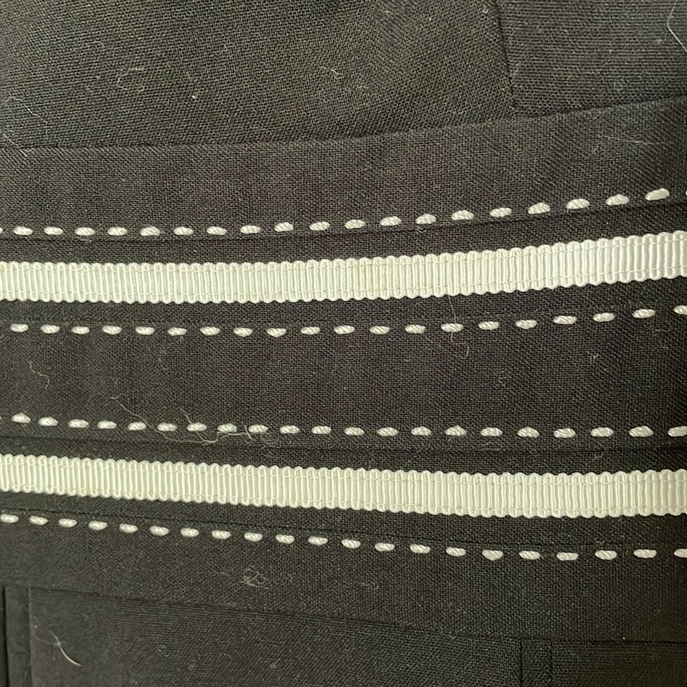 Ann taylor black mini - Picture 2 of 4